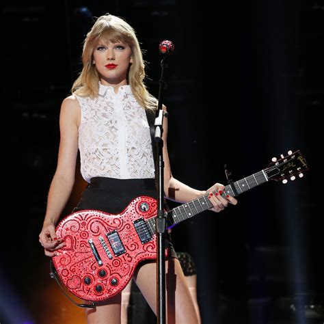 Taylor Swift is one of the most successful modern pop artists. She succeeded at crossing over from writing and performing country music to producing pop music hits with ease. Taylor always seems to captivate us with her talents and her music. There isn't another artist in country music that is 100% like her, but these five singers …